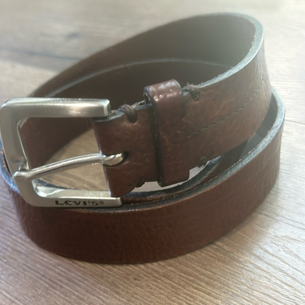 Levi’s Vintage Full Grain Belt ! Size 34